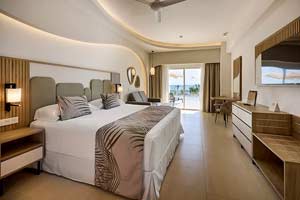 The Swim Up Junior Suites at the Hotel Riu Palace Aquarelle